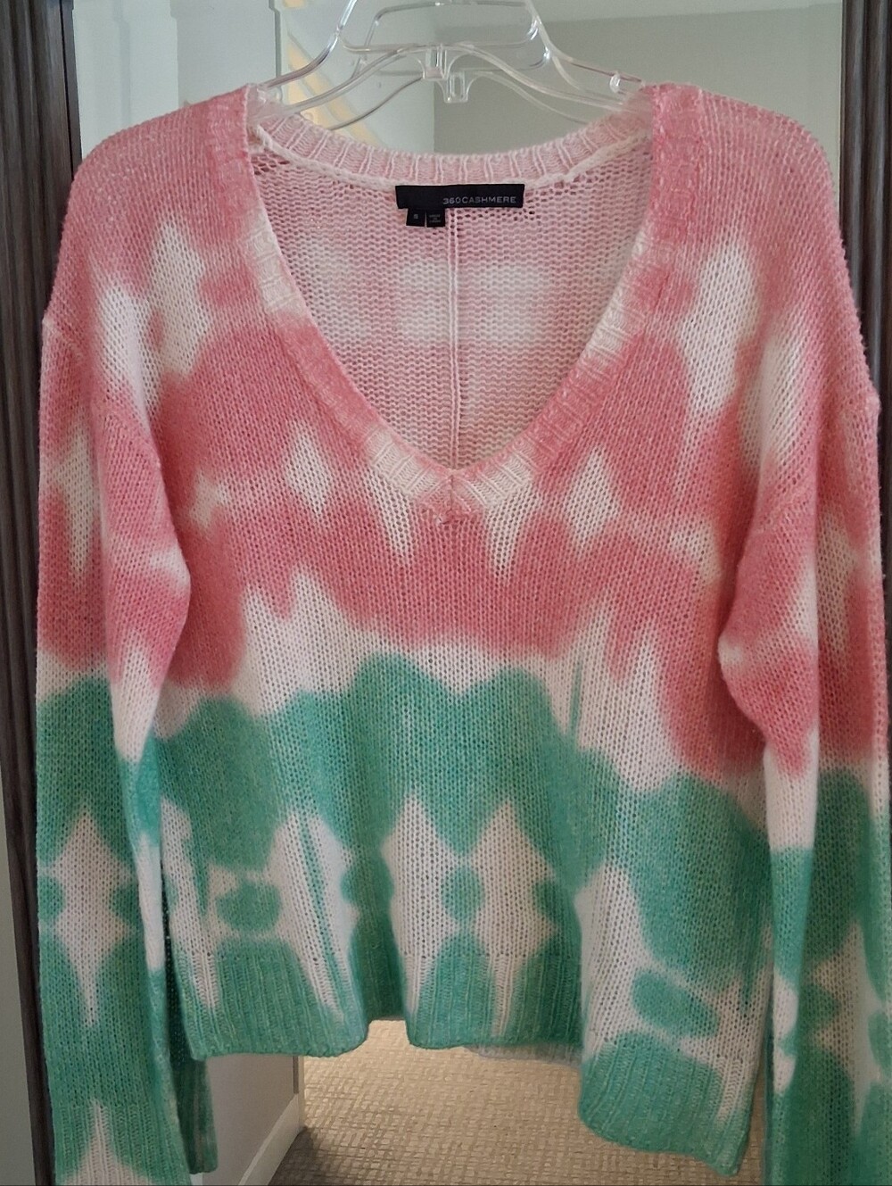 360 Cashmere Tori V-neck Sweater ** Size Small